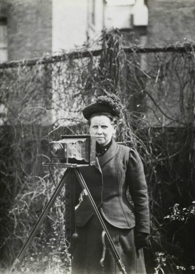 Foto: pinterest.com/Coolclobber [fotografija Christine Broom, 1910. koju je uslikala njezina kći Winifred]